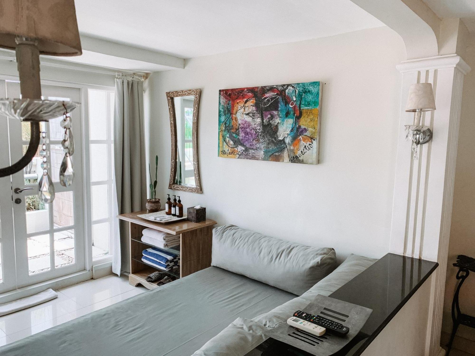 Готель Casa Artista By Kresna Hospitality Семіньяк Екстер'єр фото