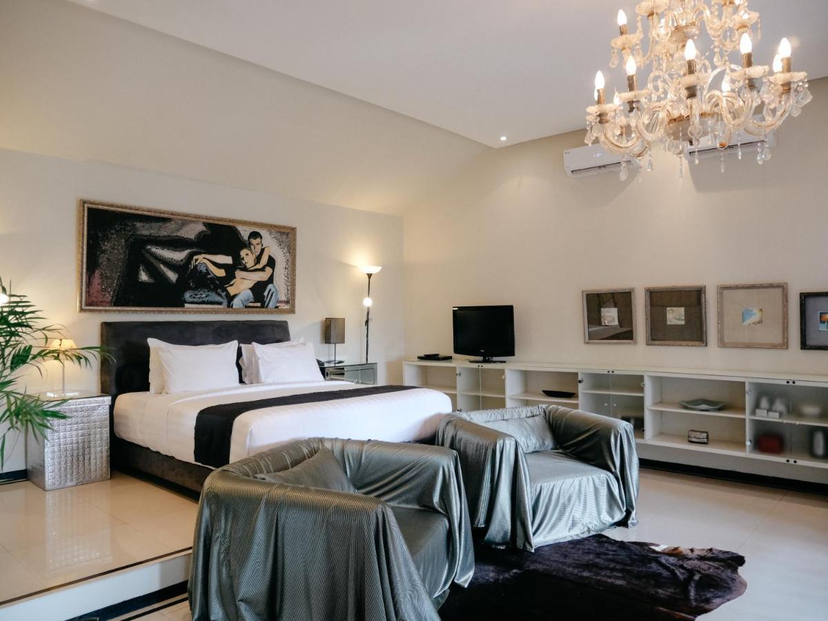 Готель Casa Artista By Kresna Hospitality Семіньяк Екстер'єр фото