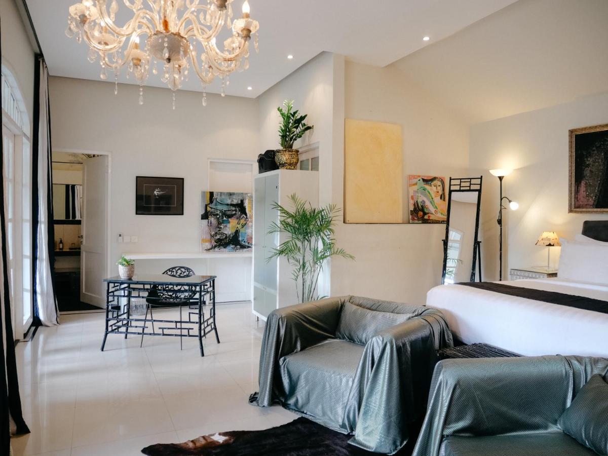 Готель Casa Artista By Kresna Hospitality Семіньяк Екстер'єр фото